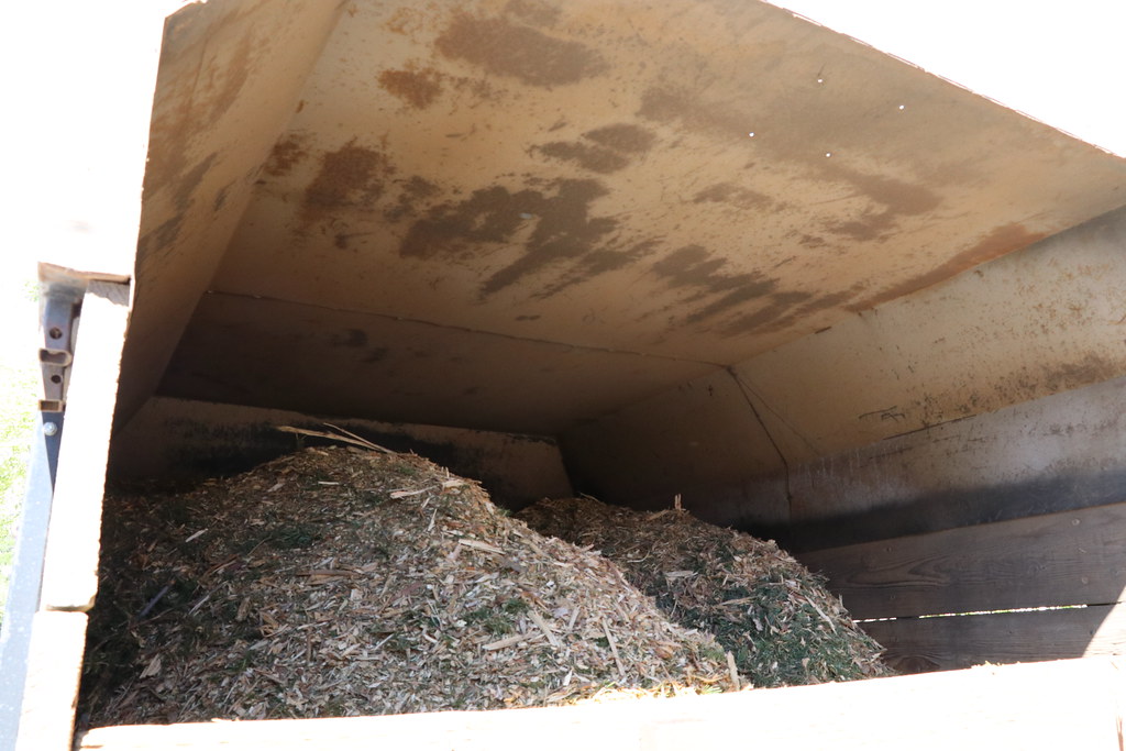 Brush, leaves, clean concrete and clean asphalt, accepted separately by Brimfield Aggregate in Brimfield, Ohio